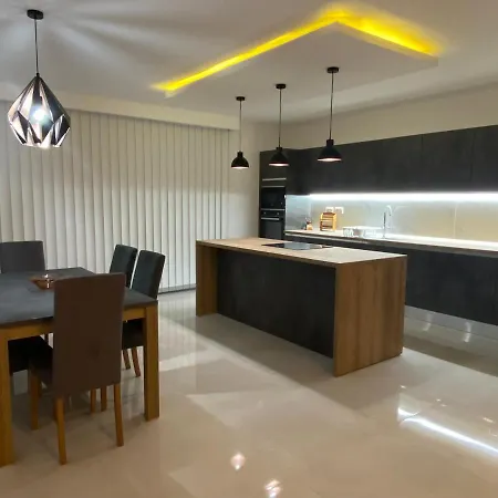 Modern, Spacious, 3 Bedroom Apartment Near Malta International Airport Luqa Exterior foto
