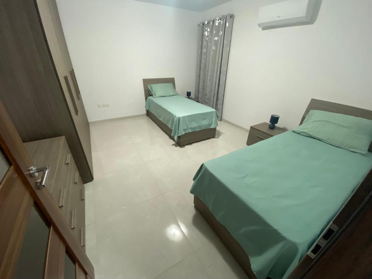 Modern, Spacious, 3 Bedroom Near Malta International Airport Luqa